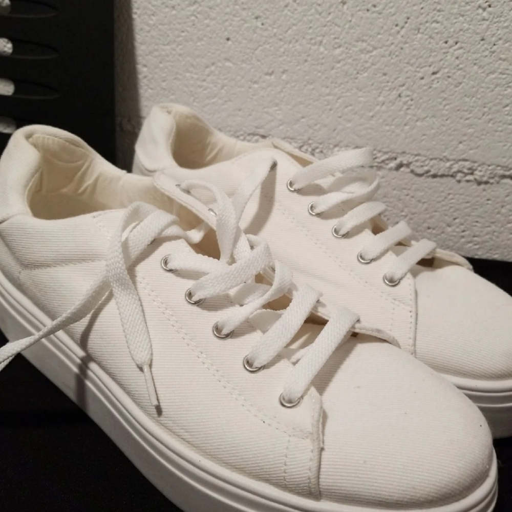 SOLD!!! :(